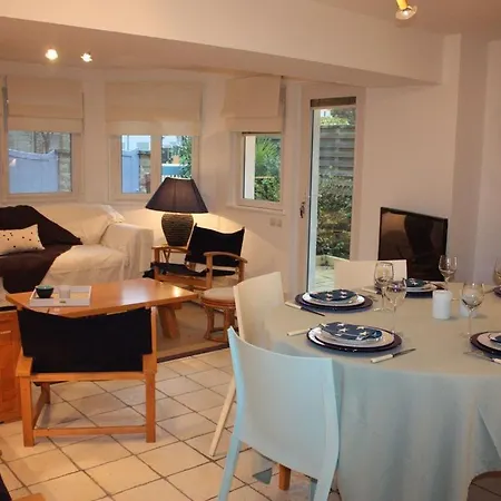 Floria By Tah, Bauloise, Downtown Within Walking Distance Villa